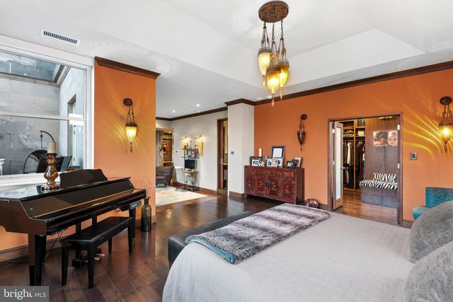 $2,100,000 | 1600 Arch Street, Unit 1917, Philadelphia, PA 19103