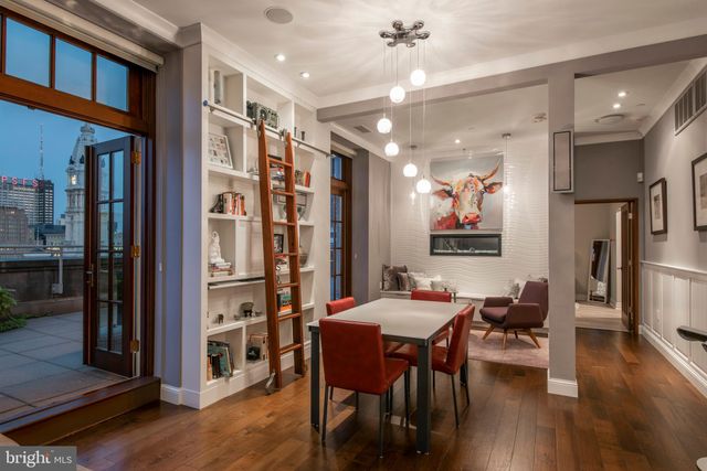 $2,100,000 | 1600 Arch Street, Unit 1917, Philadelphia, PA 19103