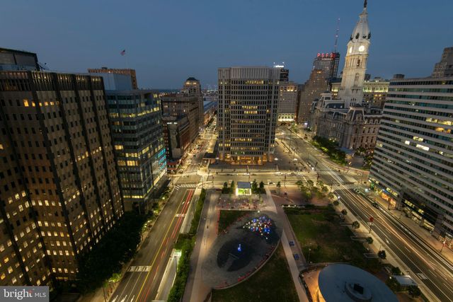 $2,100,000 | 1600 Arch Street, Unit 1917, Philadelphia, PA 19103