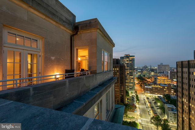 $2,100,000 | 1600 Arch Street, Unit 1917, Philadelphia, PA 19103