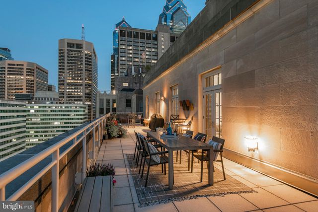 $2,100,000 | 1600 Arch Street, Unit 1917, Philadelphia, PA 19103