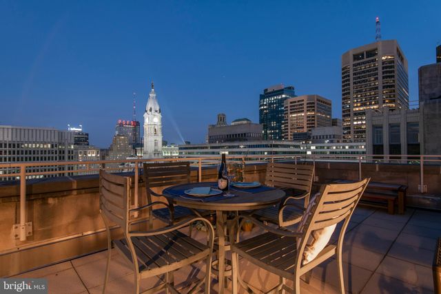 $2,100,000 | 1600 Arch Street, Unit 1917, Philadelphia, PA 19103
