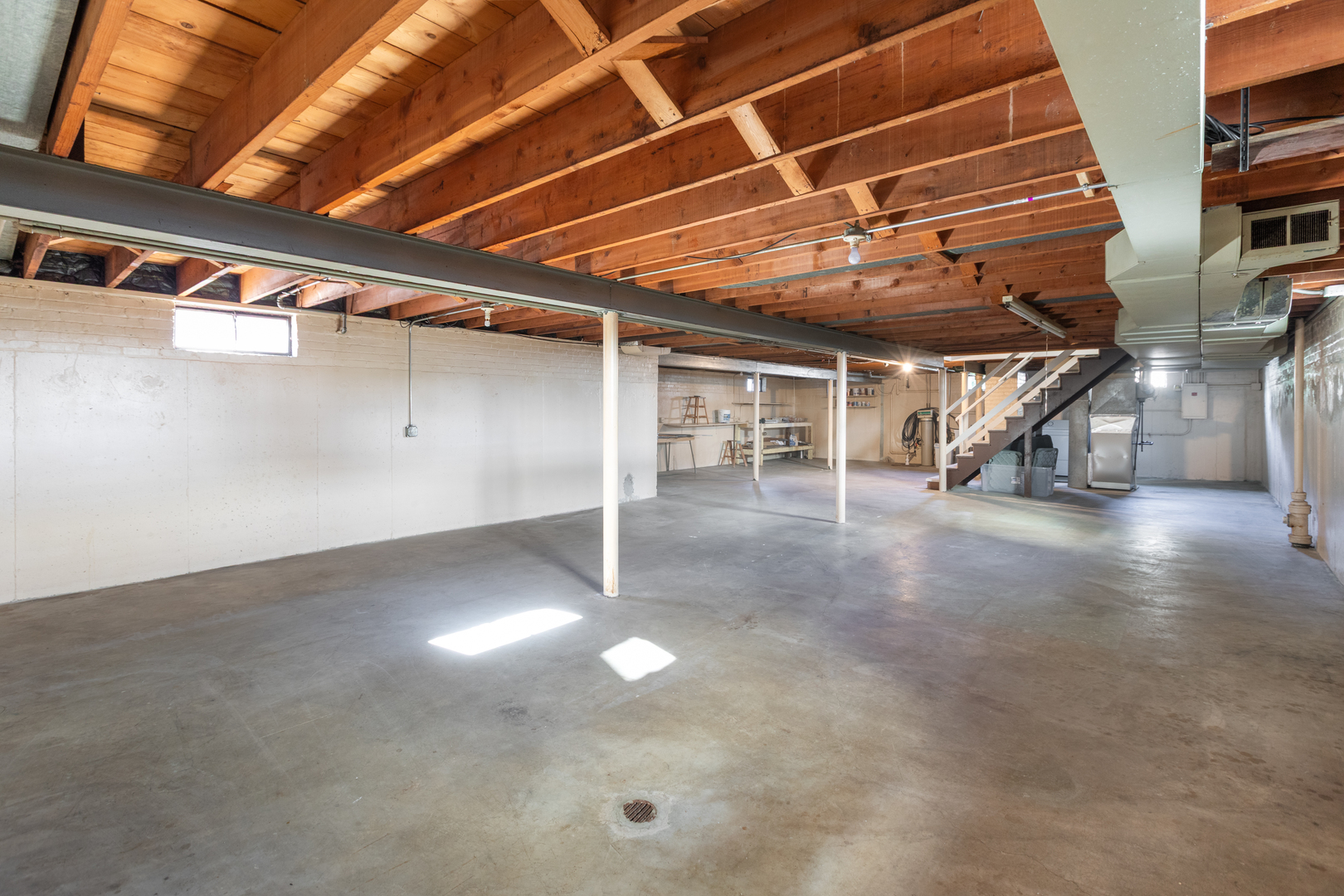 536 Prairie Avenue Downers Grove, IL 60515 - Photo 23 of 33 a view of a room with wooden floor