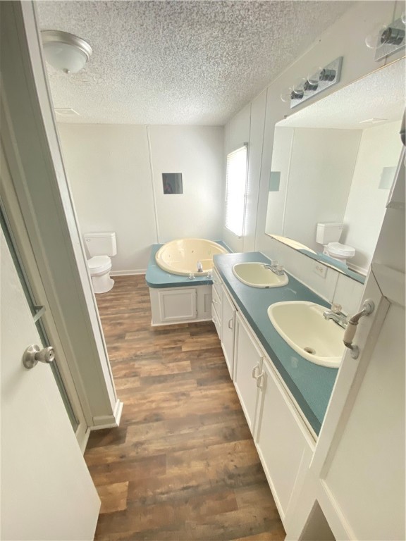 136 State Rd S-4-151 Anderson, SC 29625 - Photo 10 of 16 Master bath