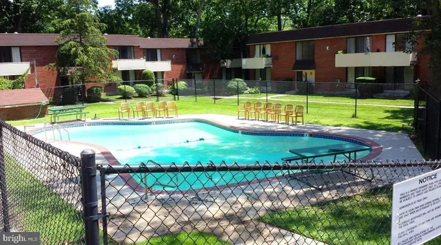 $119,900 | 100 East Glenolden Avenue, Unit E12, Glenolden, PA 19036