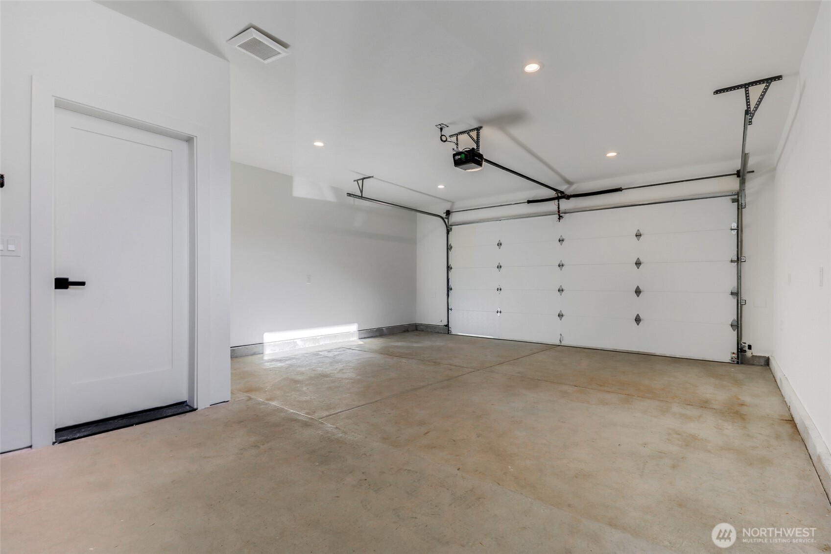 10630 East Riverside Drive Bothell, WA 98011 - Photo 11 of 17