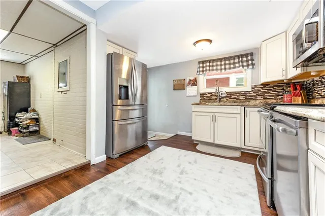 $179,000 | 368 Fairview Road, Fredonia, PA 16124