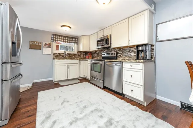 $179,000 | 368 Fairview Road, Fredonia, PA 16124