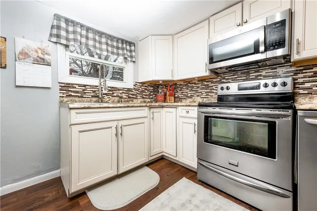 $179,000 | 368 Fairview Road, Fredonia, PA 16124