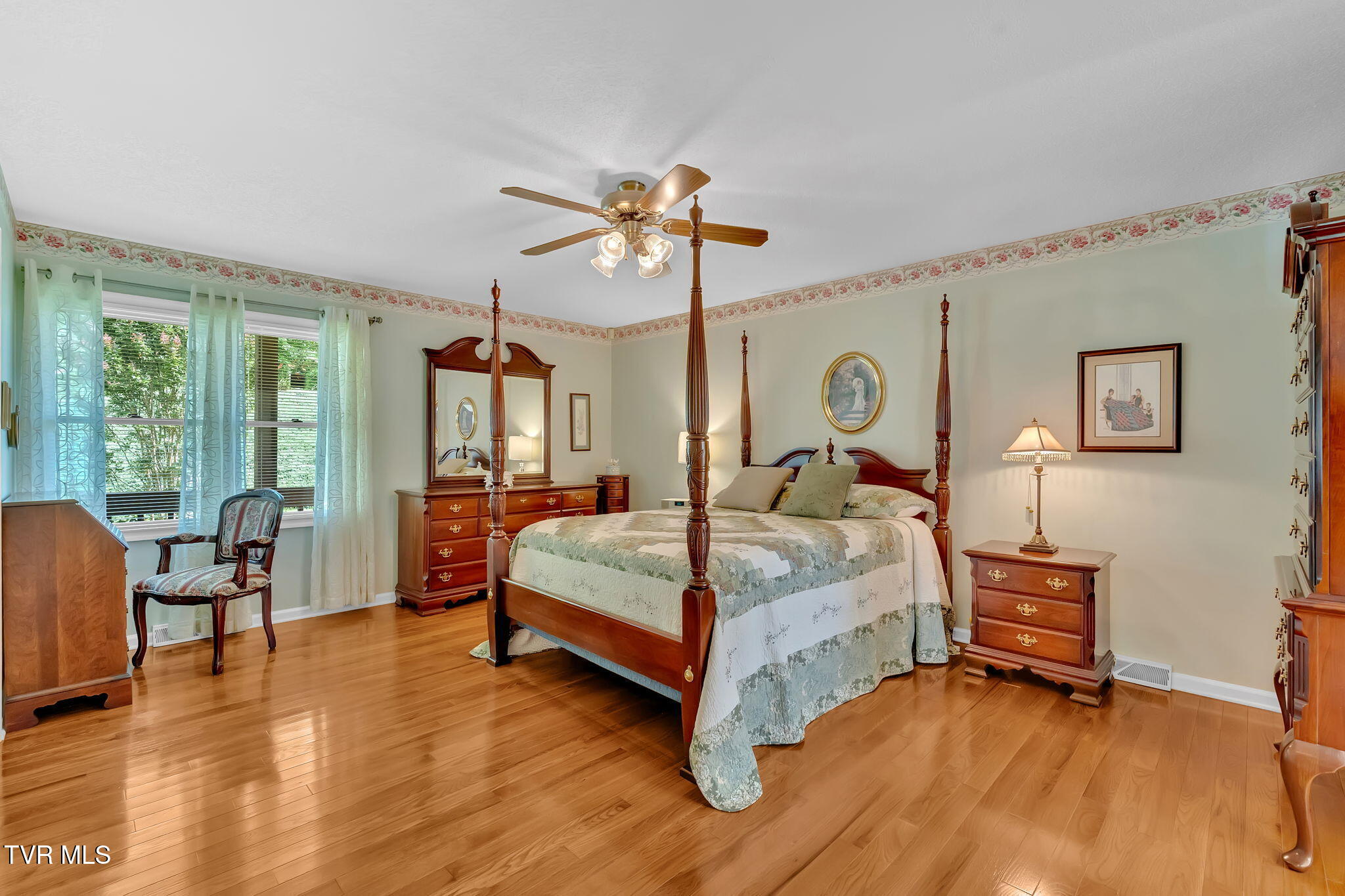 4820 Edens View Road Kingsport, TN 37664 - Photo 18 of 34 31-web-or-mls-JH 20250617-103