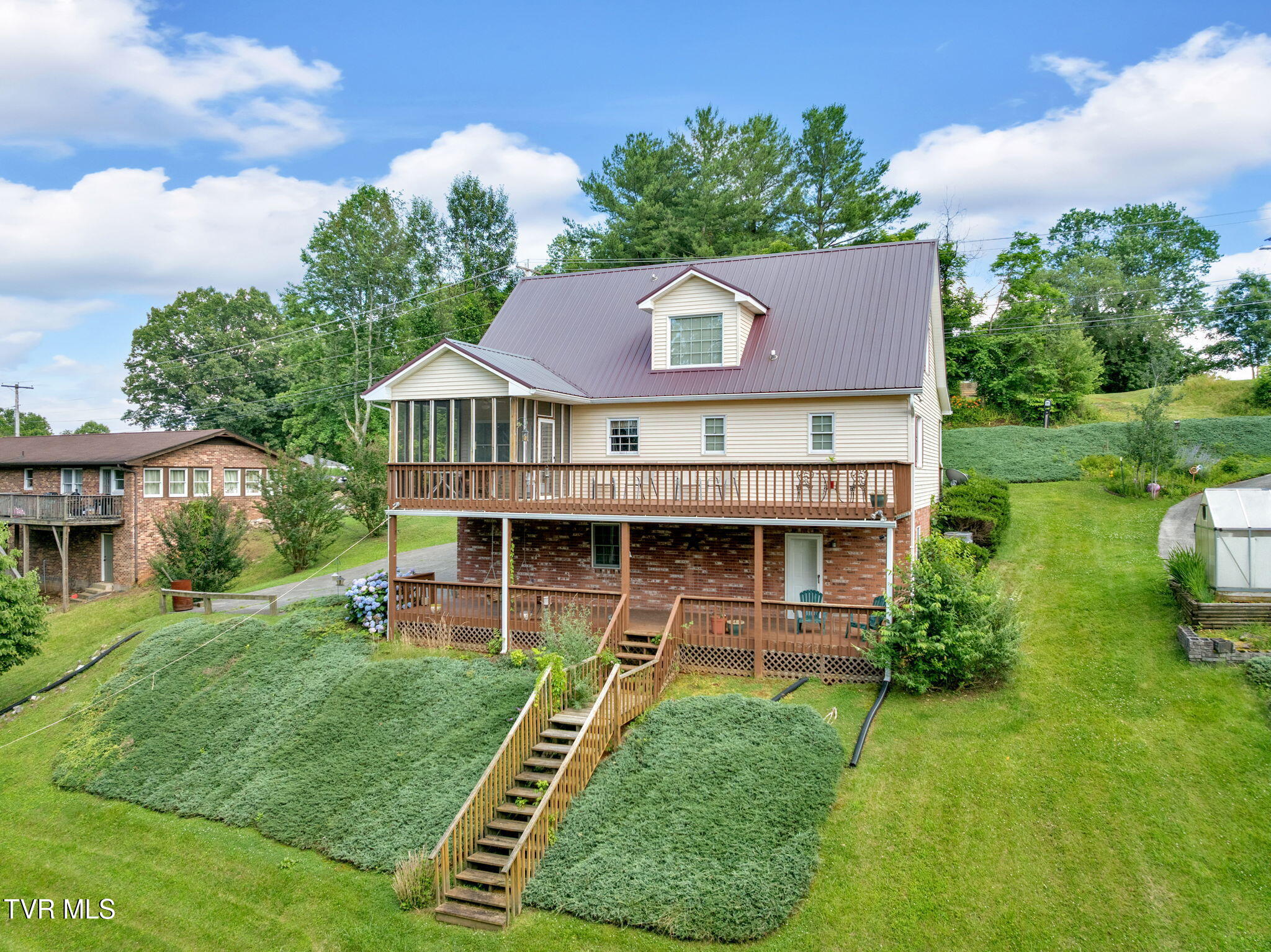 4820 Edens View Road Kingsport, TN 37664 - Photo 3 of 34 5-web-or-mls-JH 20250617-013