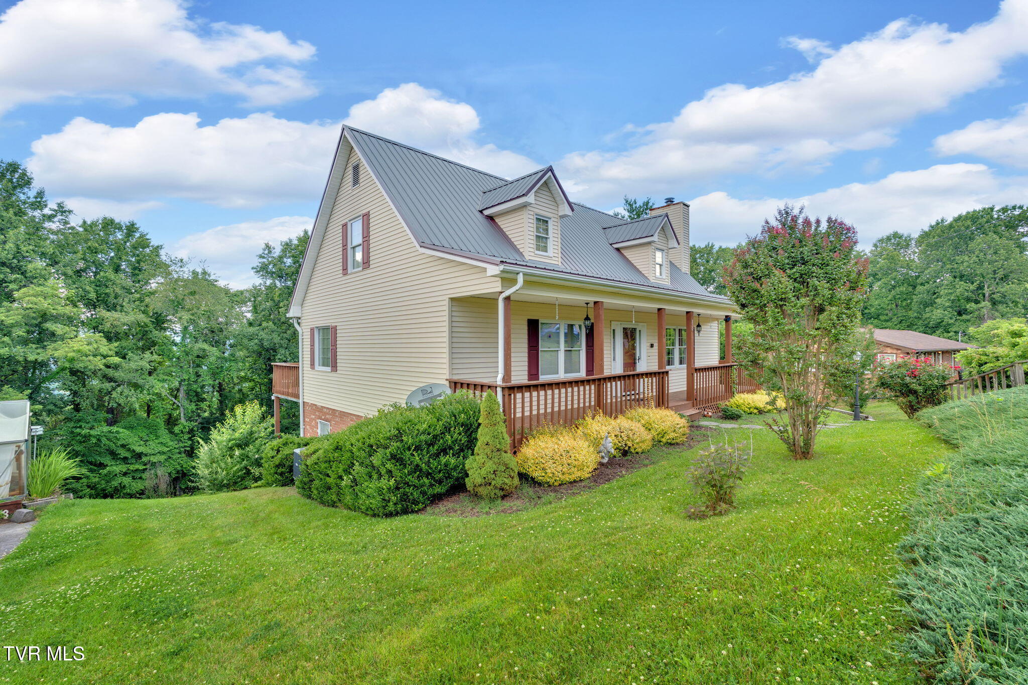 4820 Edens View Road Kingsport, TN 37664 - Photo 8 of 34 12-web-or-mls-JH 20250617-046