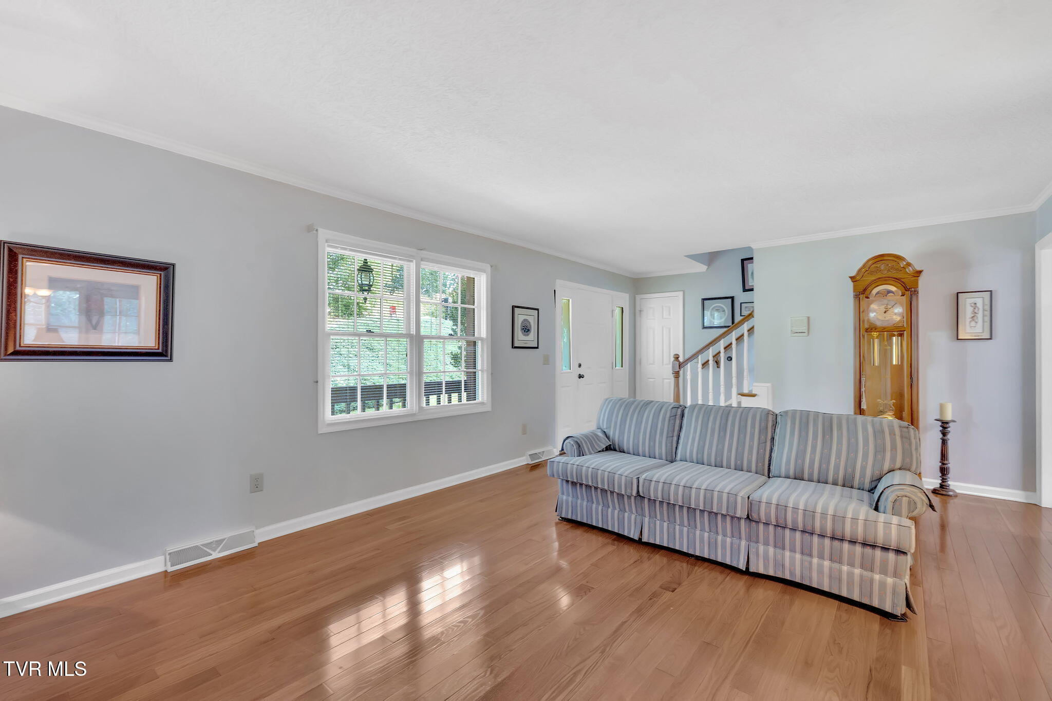 4820 Edens View Road Kingsport, TN 37664 - Photo 10 of 34 21-web-or-mls-JH 20250617-073