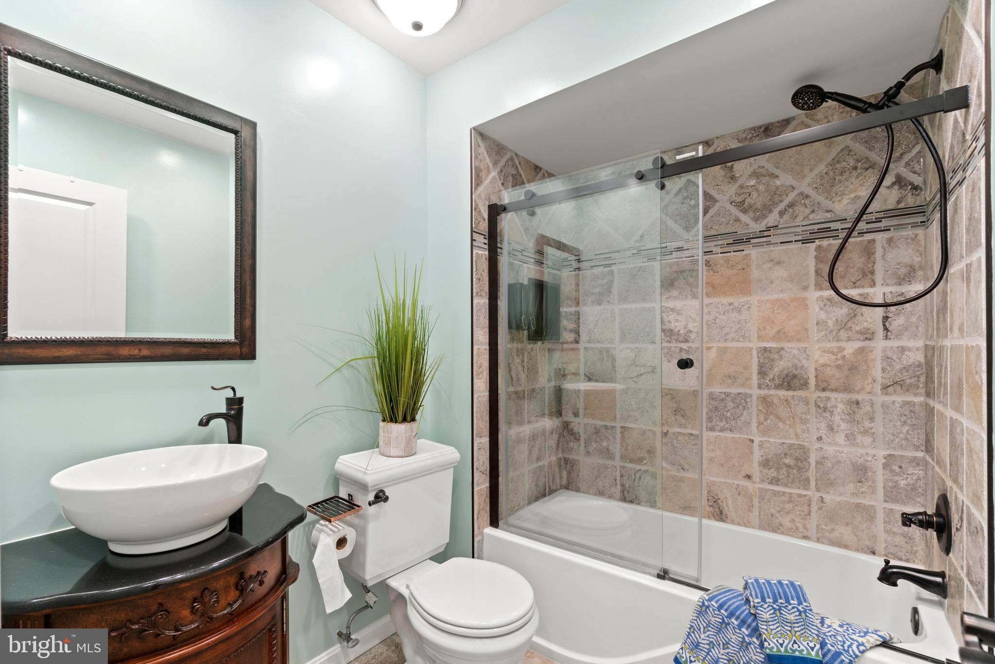 8353 Forrester Boulevard Springfield, VA 22152 - Photo 22 of 36 Gallery Image 22