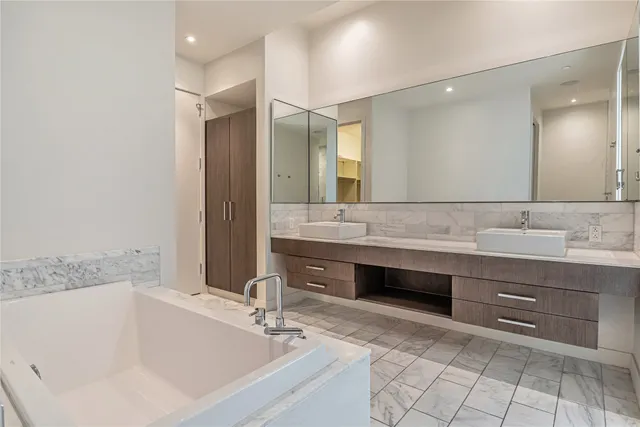 $2,099,000 | 210 Lavaca Street, Unit 2903, Austin, TX 78701