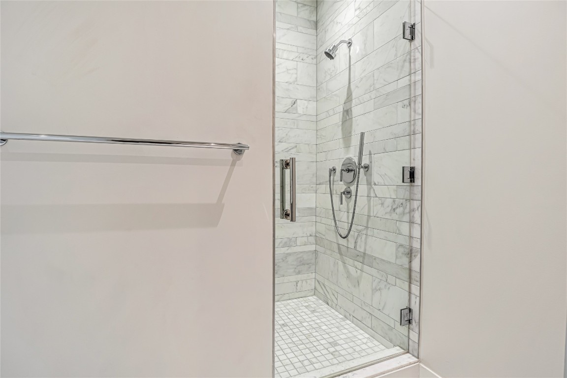 210 Lavaca Street, Unit 2903 Austin, TX 78701 - Photo 14 of 39 a bathroom with a shower