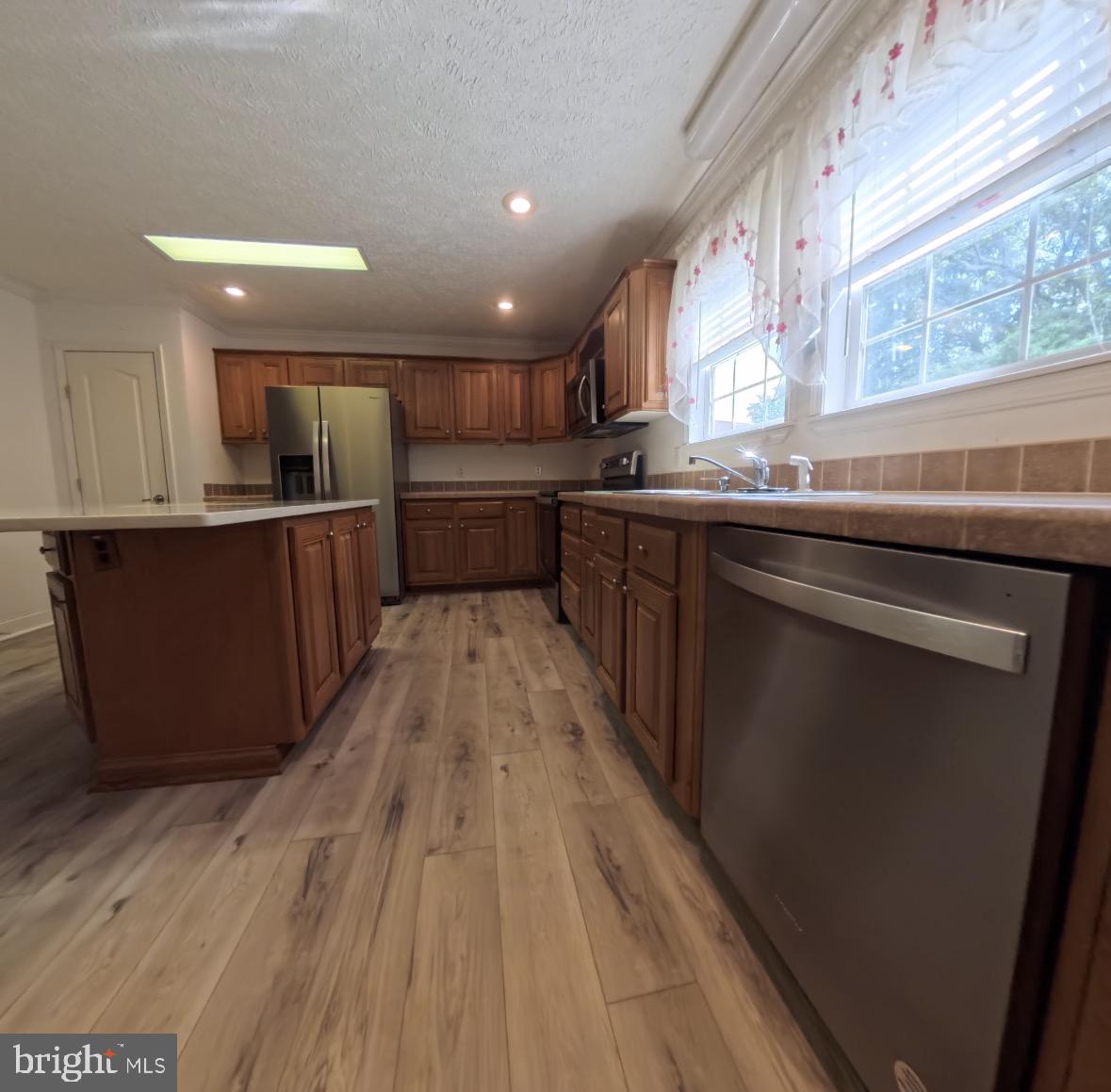 110 East Harbor Drive Reedville, VA 22539 - Photo 5 of 27 Kitchen with updated appliances
