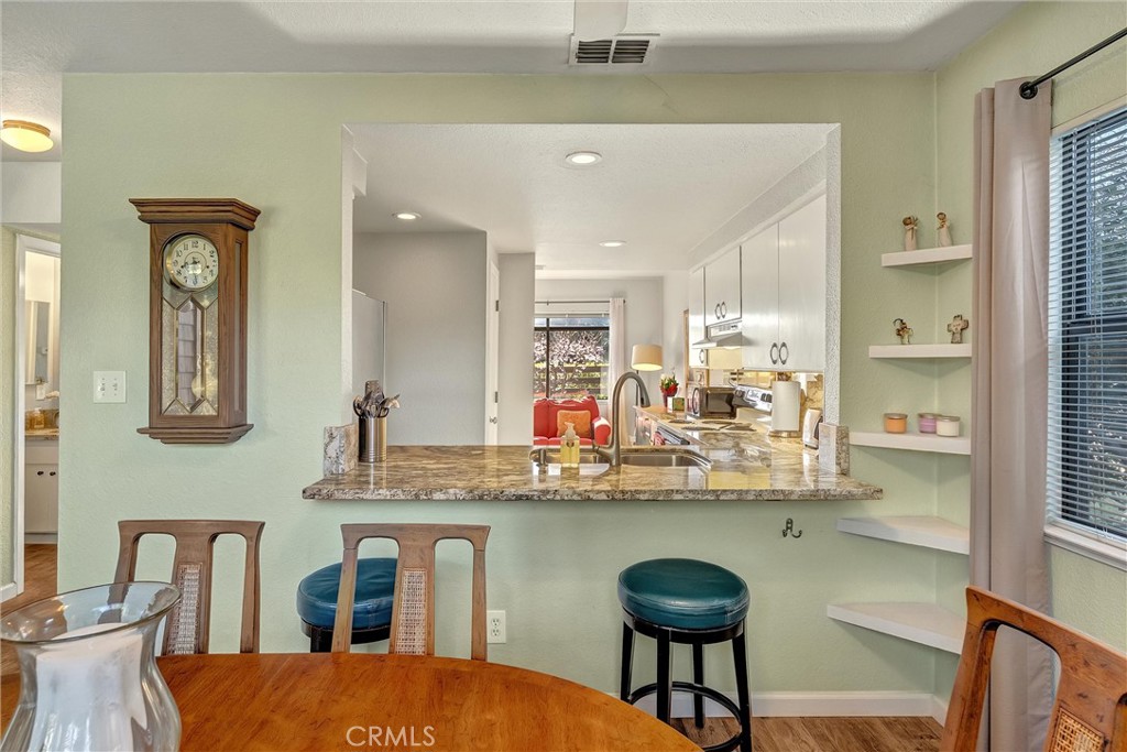 2500 Shooting Star Way Chico, CA 95928 - Photo 17 of 38 Dining room