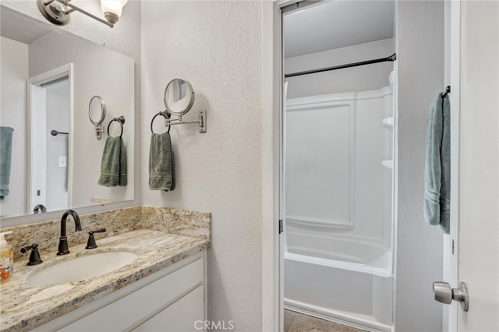 2500 Shooting Star Way Chico, CA 95928 - Photo 28 of 38 Upstairs full bathroom