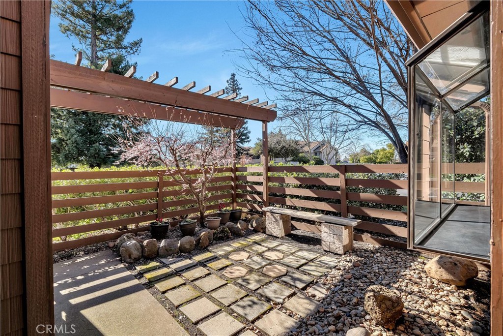 2500 Shooting Star Way Chico, CA 95928 - Photo 32 of 38 Front entryway