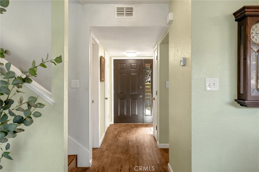 2500 Shooting Star Way Chico, CA 95928 - Photo 5 of 38 Hallway