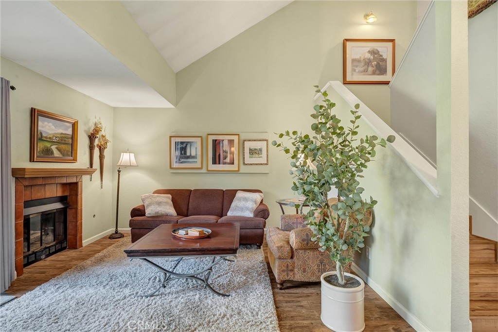 2500 Shooting Star Way Chico, CA 95928 - Photo 7 of 38 Living room