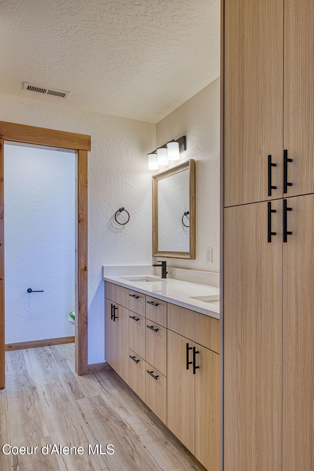 3596 Blaze Loop Post Falls, ID 83854 - Photo 23 of 43 Primary Bathroom