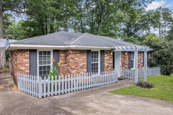 $1,600 | 327 Oak Lake Drive, Martinez, GA 30907