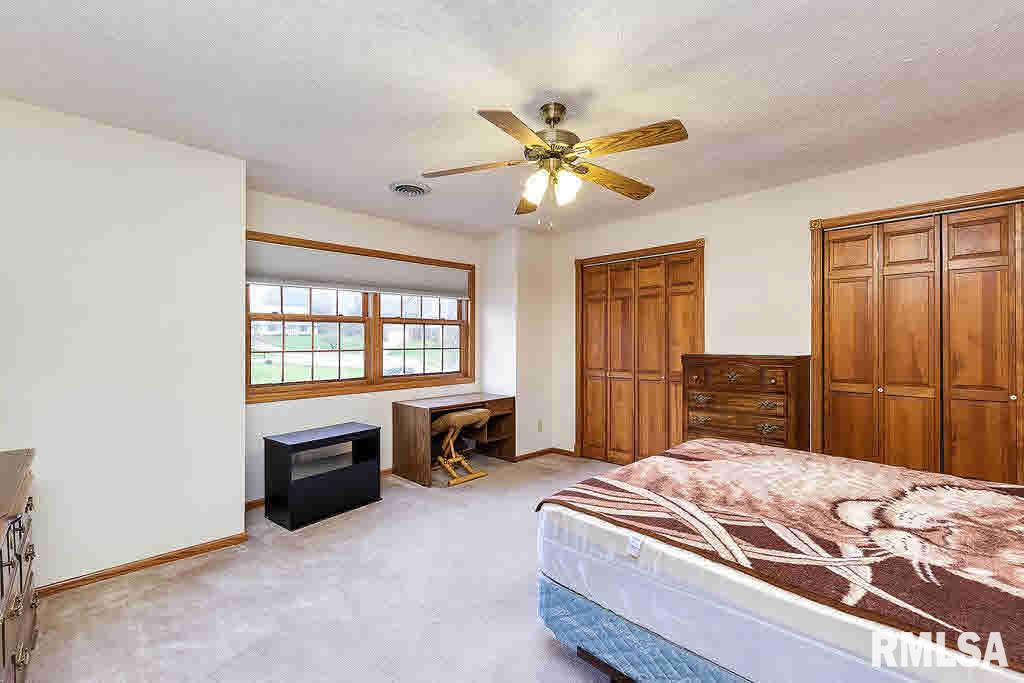 4770 Silver Spur Road Bettendorf, IA 52722 - Photo 11 of 24