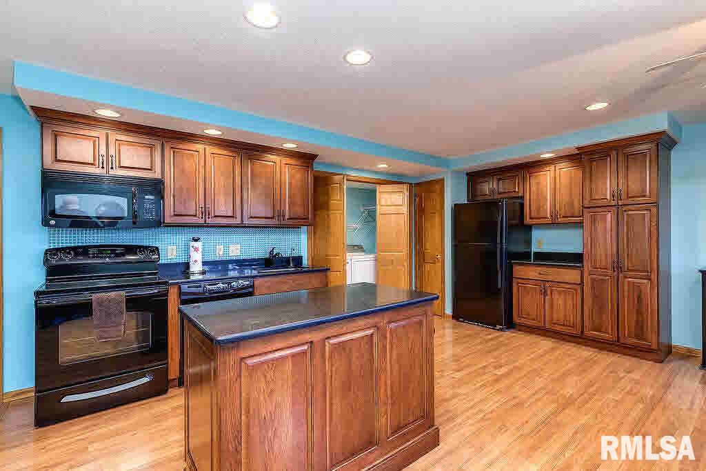 4770 Silver Spur Road Bettendorf, IA 52722 - Photo 15 of 24
