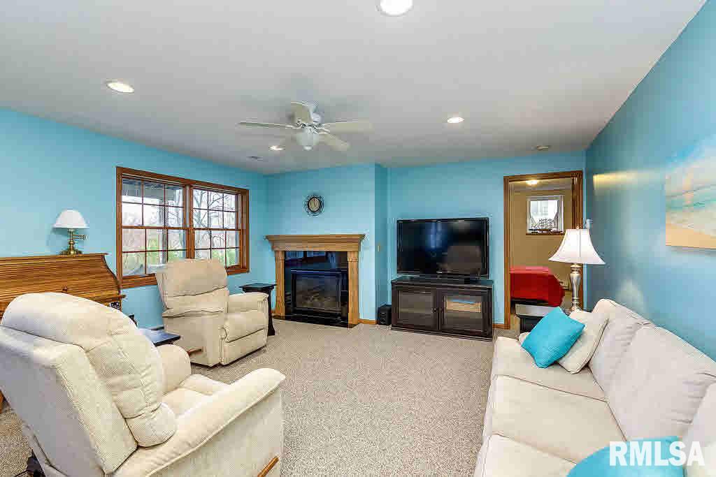 4770 Silver Spur Road Bettendorf, IA 52722 - Photo 17 of 24