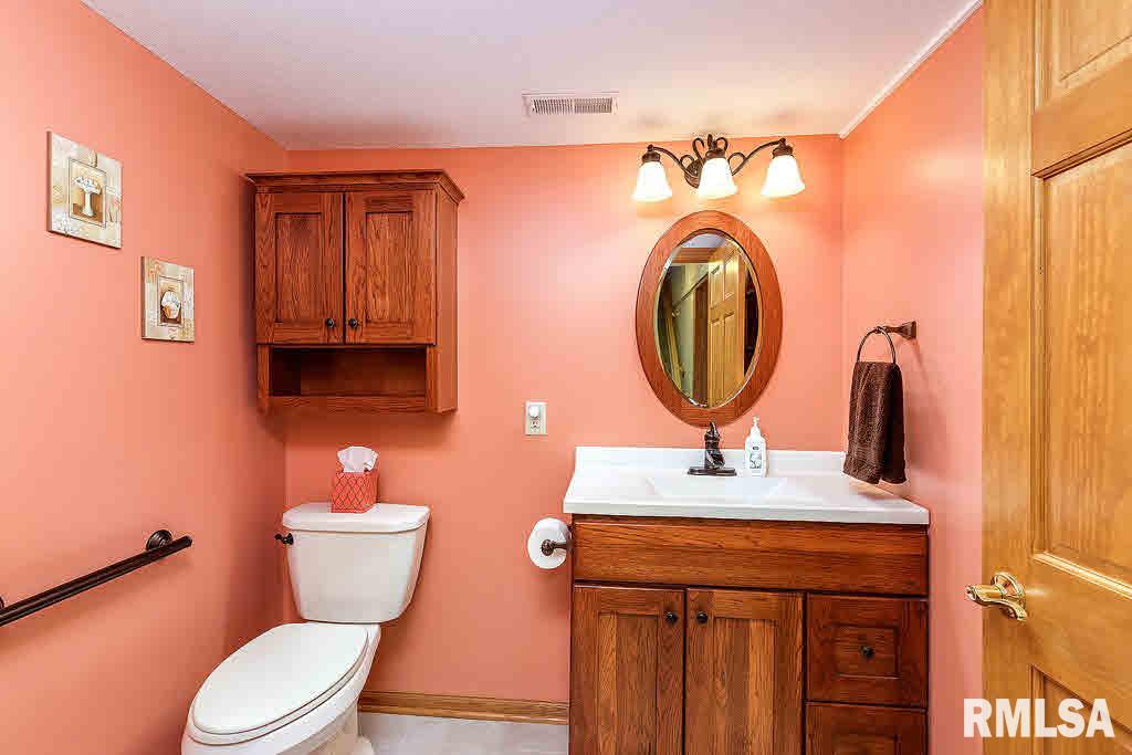 4770 Silver Spur Road Bettendorf, IA 52722 - Photo 18 of 24