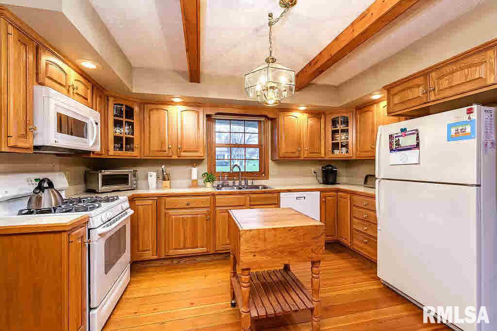 4770 Silver Spur Road Bettendorf, IA 52722 - Photo 3 of 24