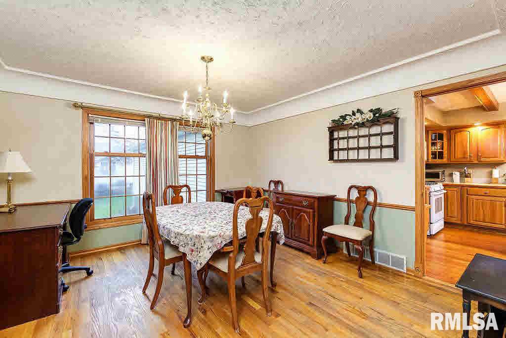 4770 Silver Spur Road Bettendorf, IA 52722 - Photo 8 of 24
