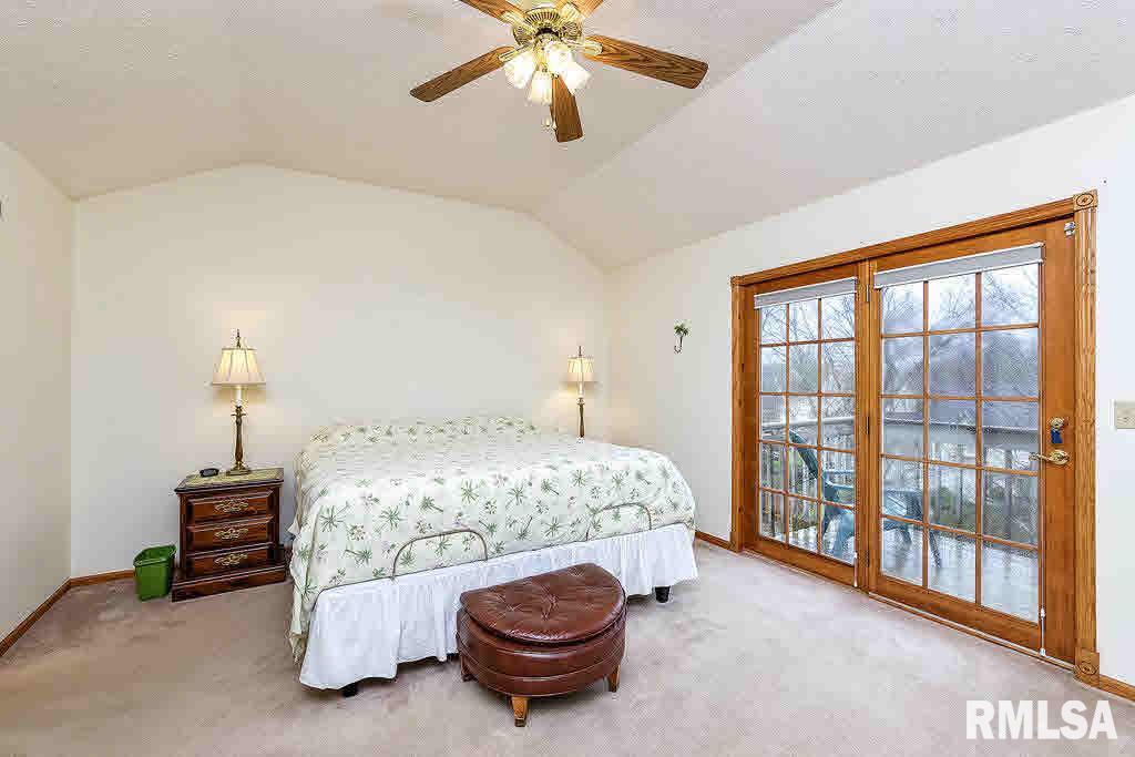 4770 Silver Spur Road Bettendorf, IA 52722 - Photo 9 of 24
