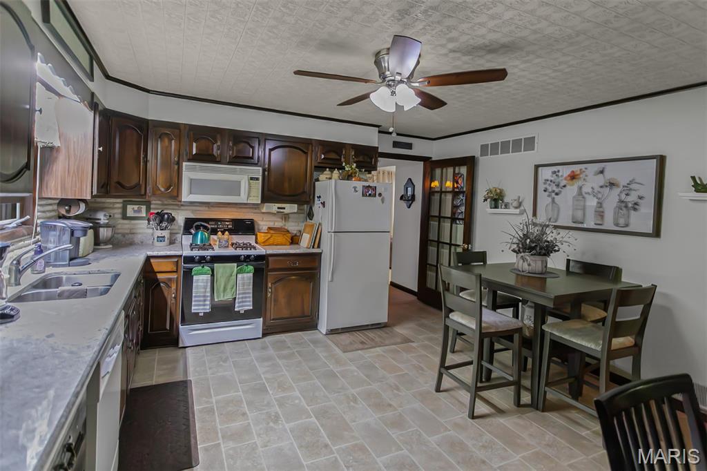 14041 North Springfield Street Grafton, IL 62037 - Photo 6 of 48