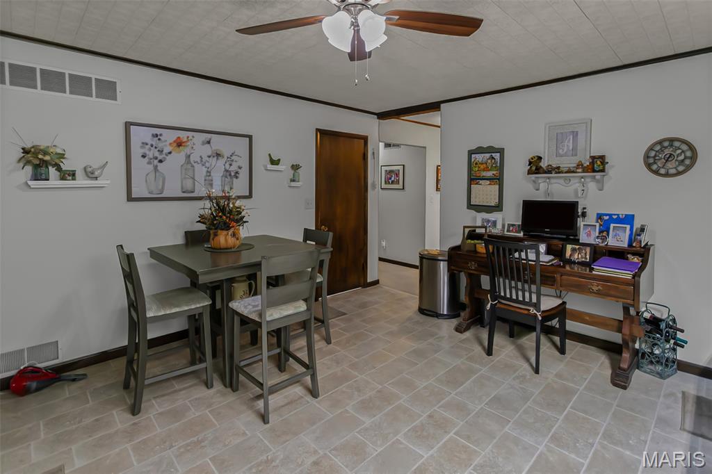 14041 North Springfield Street Grafton, IL 62037 - Photo 7 of 48