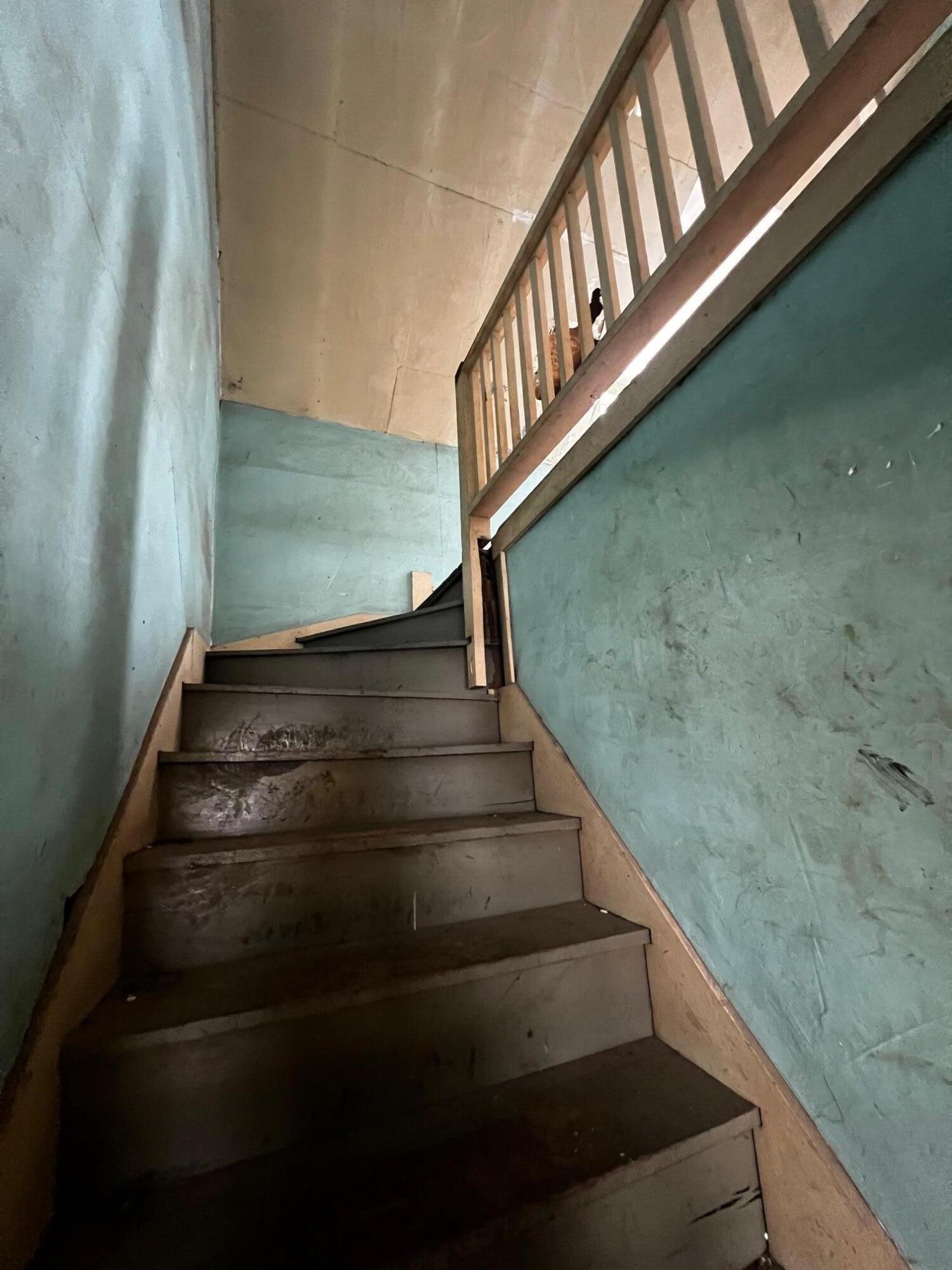 38126 72nd Avenue, Unit B Decatur, MI 49045 - Photo 10 of 39 upper stair case