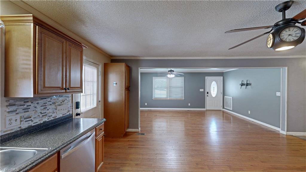 5802 Mendenhall Road Archdale, NC 27263 - Photo 7 of 37