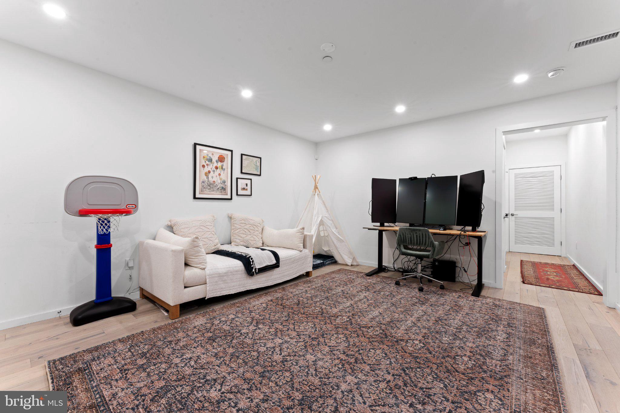 312 Poplar Street Philadelphia, PA 19123 - Photo 10 of 30