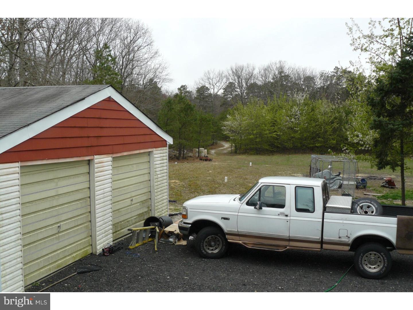407 Stokes Road Shamong, NJ 08088 - Photo 16 of 20 Garage