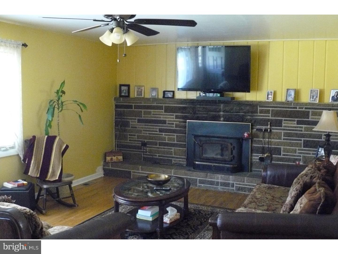 407 Stokes Road Shamong, NJ 08088 - Photo 4 of 20 Family Room
