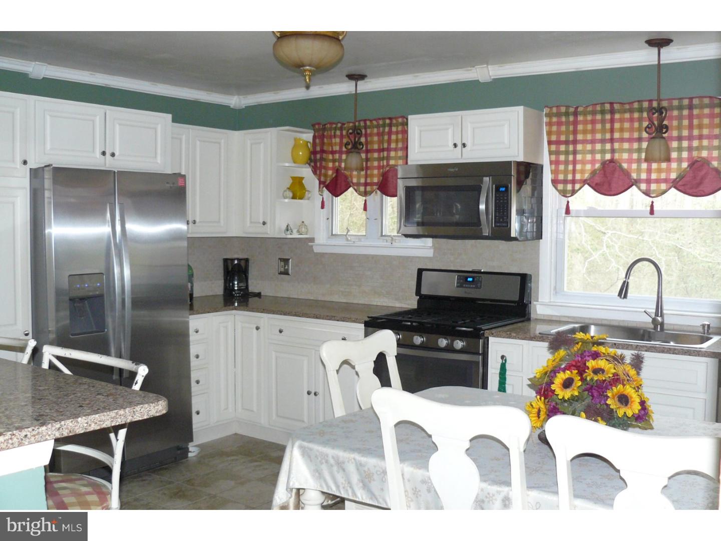 407 Stokes Road Shamong, NJ 08088 - Photo 5 of 20 Kitchen