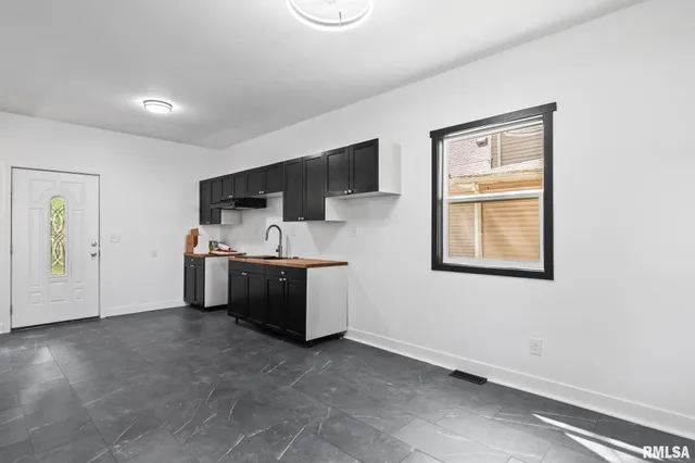 $119,000 | 524 West Carpenter Street, Springfield, IL 62702