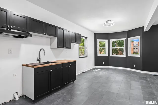 $119,000 | 524 West Carpenter Street, Springfield, IL 62702