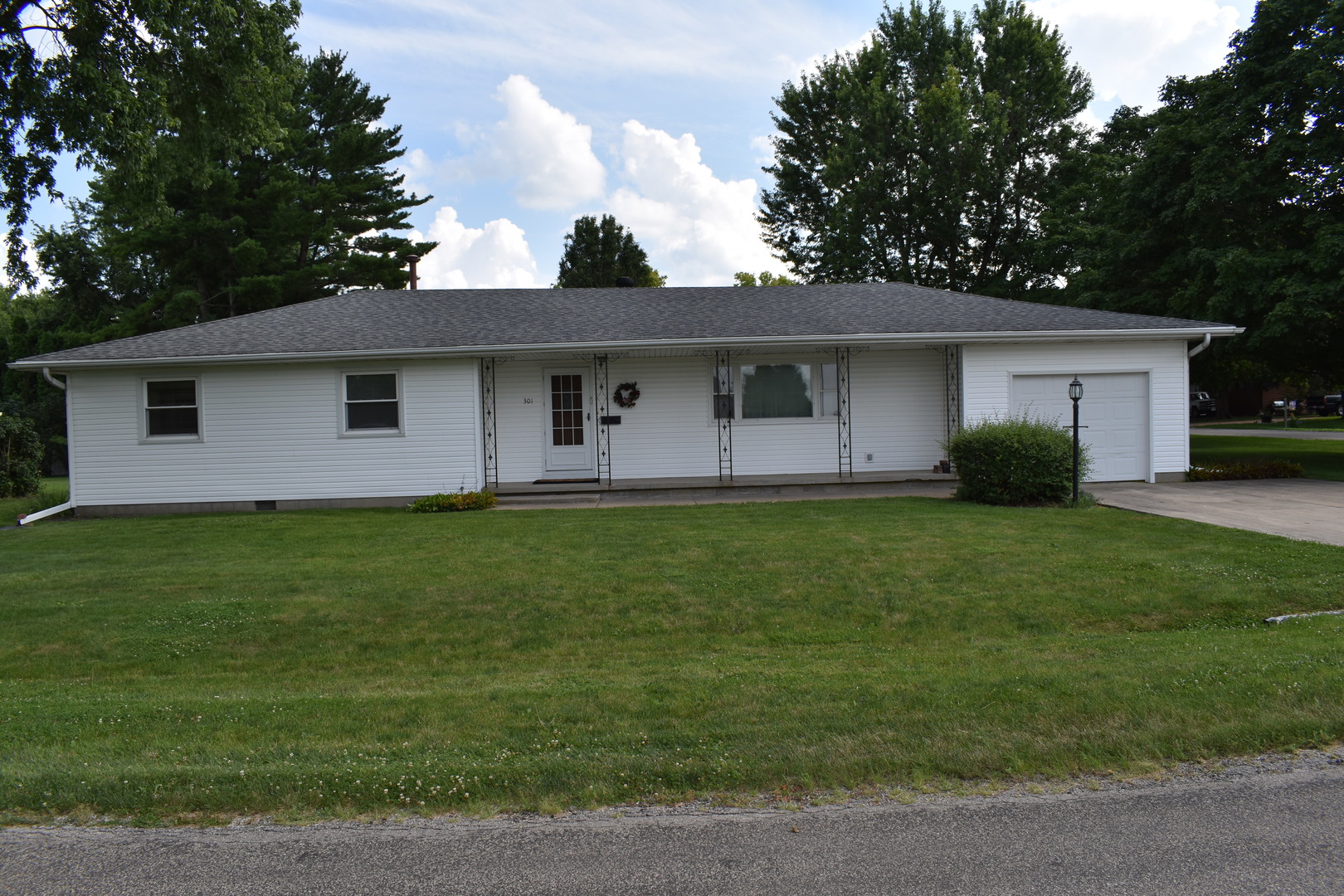 301 East Ririe Place Flanagan, IL 61740 - Photo 24 of 28
