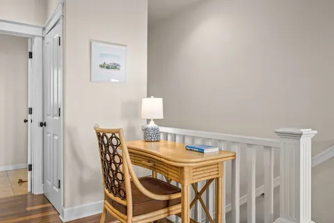 a dining room that has a table and chairs in it