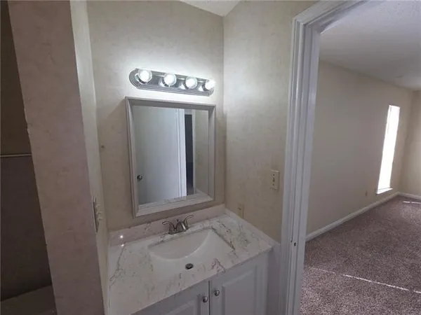 $1,100 | 2038 Dickory Avenue, Unit 2A, New Orleans, LA 70123