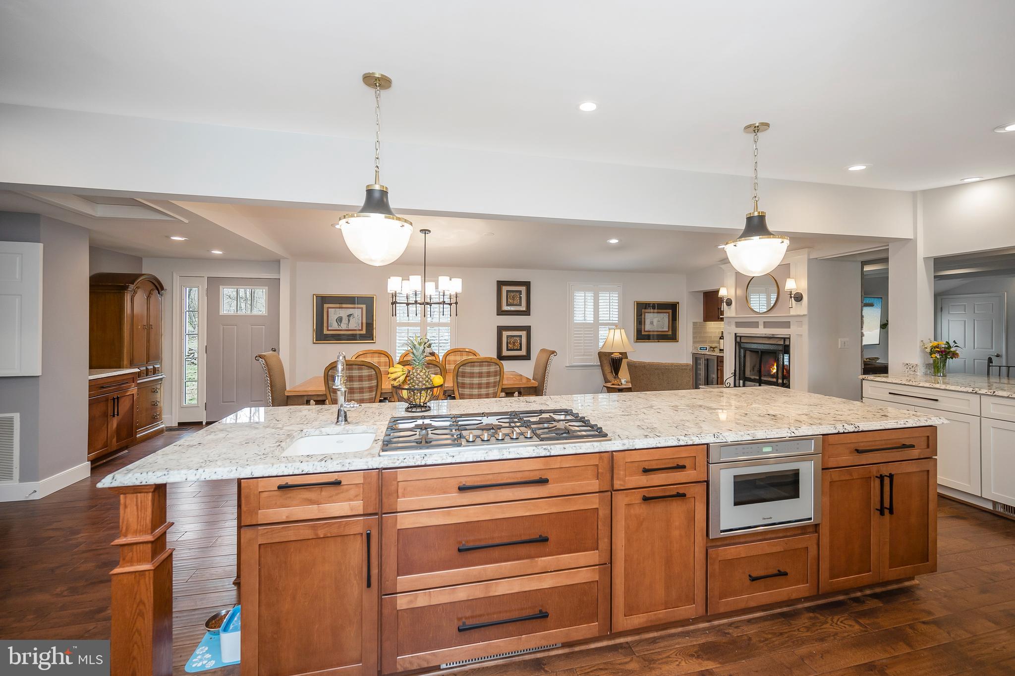 22291 Newlin Mill Road Middleburg, VA 20117 - Photo 15 of 57 COUSTON ISLAND W/MICROWAVE