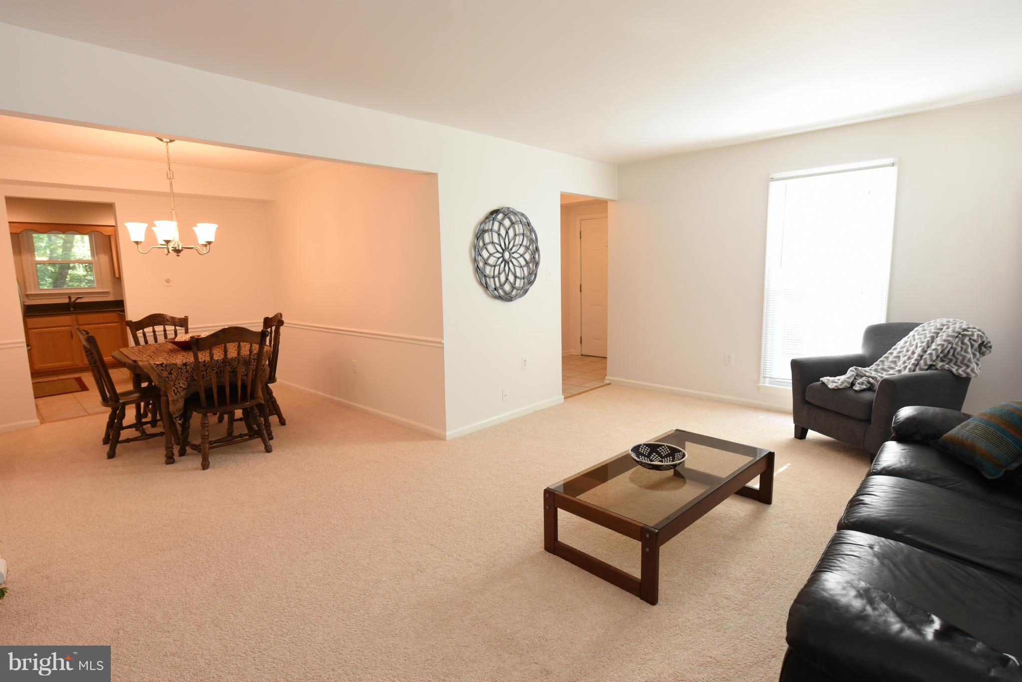 11547 Pine Cone Court Reston, VA 20191 - Photo 6 of 29 Living Room
